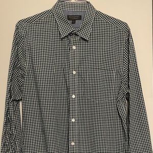 Bundle of 6 Johnston & Murphy mens shirts in various patterns